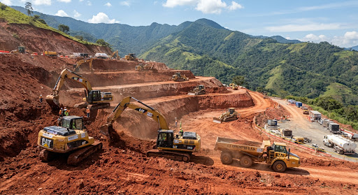 movimiento de tierras con excavadora en obra civil Bogotá Sabana